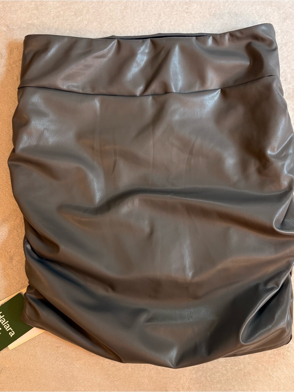 HALARA NWT Gray Faux Leather Mini Side Ruched Pull On Skirt Built In Shorts Sz M